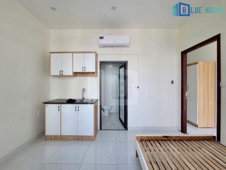 Căn hộ ban công 25m2 full nội thất đường Phạm Văn Bạch, view sân bay