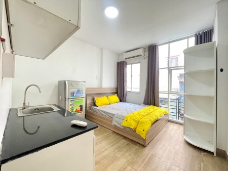 Phòng full nội thất Quận 1_Ban công_Gần phố Tây Bùi Viện_An ninh_Yên tĩnh_Giá tốt_Hầm xe rộng
