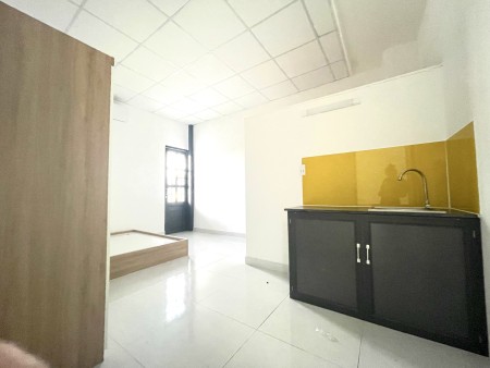 CĂN HỘ DỊCH VỤ MỚI 100% có sẵn nội thất cơ bản - Ban Công Riêng ngay Hương Lộ 2 - Mã Lò