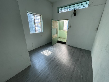 Phòng Rộng Thoáng Mát Khu Tên Lửa