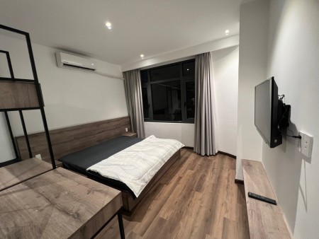 Căn Hộ 1 Phòng Ngủ Có Cửa Sổ, Thang Máy, Đủ NT, Quận 1 Cô Giang