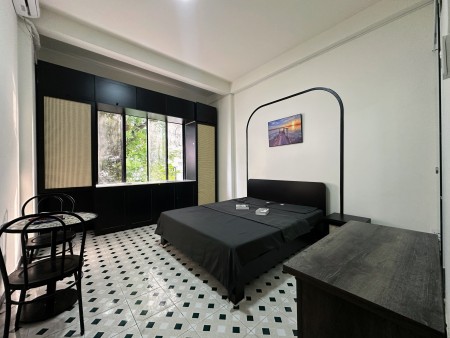 Cho thuê căn hộ studio 1 phòng ngủ CỬA SỔ LỚN Nguyễn Thiện Thuật Quận 3, gần ngã sáu Cộng Hòa.