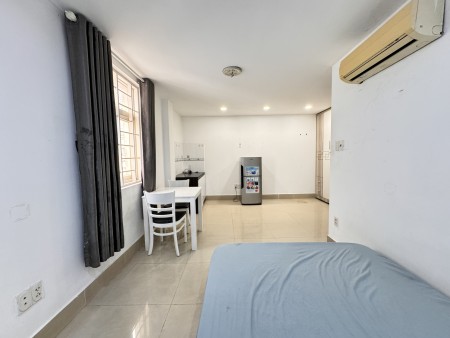 PHÒNG CỦA SỔ 35m2 CÁCH MẠNG THÁNG 8, Q.3 FULL TIỆN NGHI