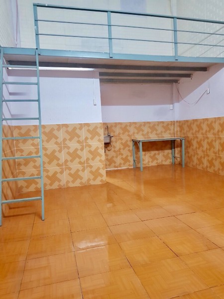 Cho thuê phòng trọ thoáng mát, sạch sẽ, cách Chợ LK 500m, cách khu CN Suối Tre 2,5 km, DT 20m2,