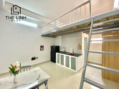 Phòng có gác full nội thất giá rẻ gần Ngã Tư Hàng Xanh ở được 4 người - 4 xe!