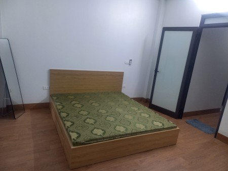 Cho thuê phòng 16m2,1 vs,1 tum + bếp tại 56 Phố Thạch Cầu, Phường Long Biên, Quận Long Biên, Hà Nội