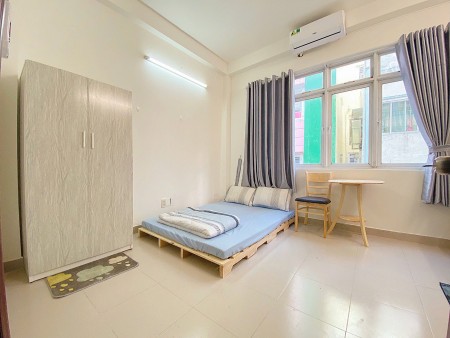NGAY PHAN XÍCH LONG - STUDIO KO GIỚI HẠN NGƯỜI Ở . Giá chỉ : 4.500.000 Phan Xích Long, P2