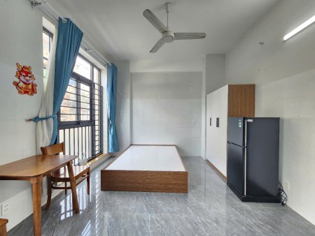 PHÒNG MỚI XÂY MẶT TIỀN LÂM VĂN BỀN , CỬA SỔ LỚN SIÊU TO KHỔNG LỒ MÀ LẠI CÒN THOÁNG MÁT