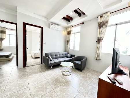 Căn góc rộng 85m2, 2p ngủ, có NT tại P6, Q3 giá 16tr/th