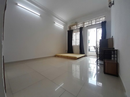 Gần AEON, Phòng Ban Công Thoáng Mát Trên 30m2, Sạch Sẽ, An Ninh, Giờ Tự Do