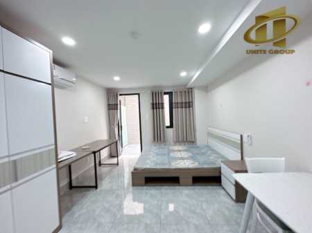HOT!!! CHO THUÊ PHÒNG CÓ BAN CÔNG - TÁCH BẾP - FULL NỘI THẤT - GẦN NGÃ TƯ HÀNG XANH, HUTECH