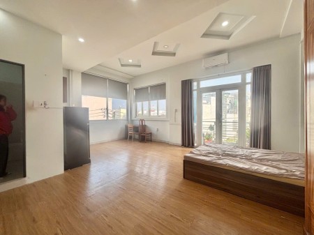 Căn Hộ Full Nội Thất Ban Công Phòng Rộng Rãi Gần Cầu Sài Gòn
