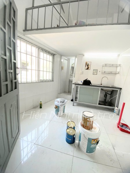 TÒA MỚI XÂY BANCON CỬA SỔ 3TR8 MÁY LẠNH ngay ĐH IUH , Văn Lang 1km