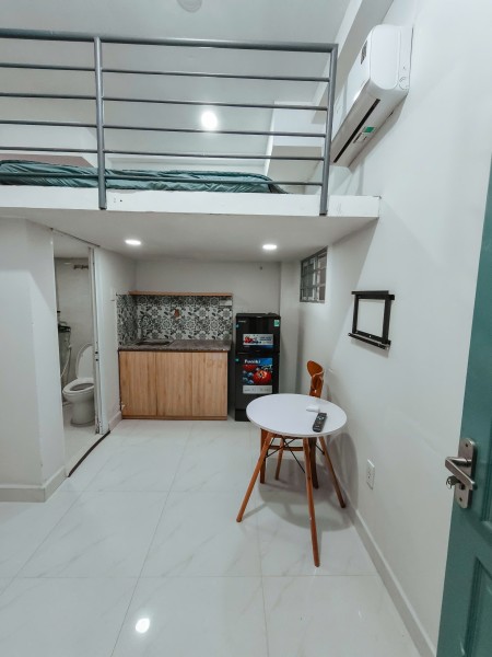 Phòng 20m2-4,5tr gác lửng, cửa sổ, kệ bếp, toilet, full nội thất, thang máy ngay Bến xe miền đông