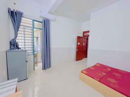Phòng cửa sổ tách bếp gần cầu Hoàng Hoa Thám