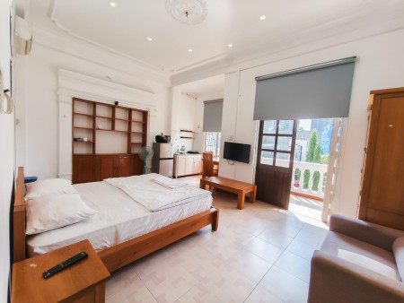 Phòng 40m2- 8,5tr ban công, full tiện nghi, hẻm ô tô ngay sát Landmark81