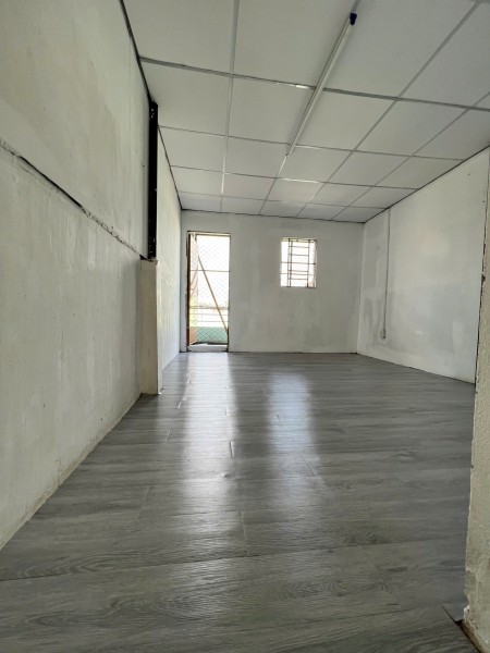 PHÒNG BAN CÔNG SẠCH SẼ THOÁNG MÁT YÊN TĨNH NGAY LÊ VĂN SỸ
