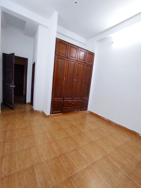 Phòng có ban công, máy lạnh đường CỘNG HÒA