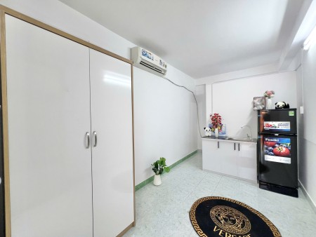 Phòng Studio Full Nội Thất Tại Quận 10, Gần Toà Nhà Viettel, Ban Công - Cửa Sổ Trời