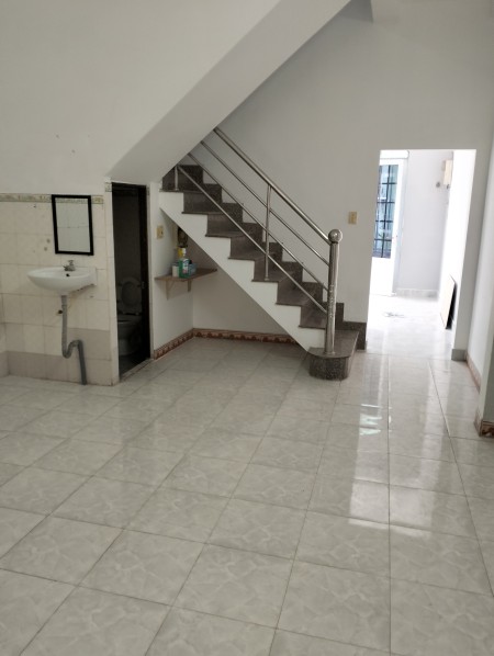 Cho thuê nhà nguyên căn khu kiến thiết, quận 9 cũ