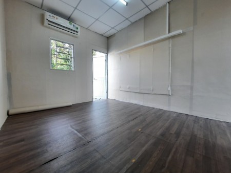 PHÒNG BAN CÔNG LẠNH THOÁNG MÁT ngay HOA PHƯỢNG- TRƯỜNG SA