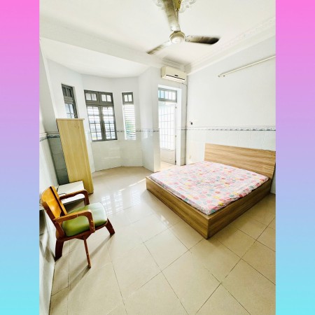 Chính chủ cho thuê căn hộ dịch vụ ban công full nội thất đường Trường Chinh