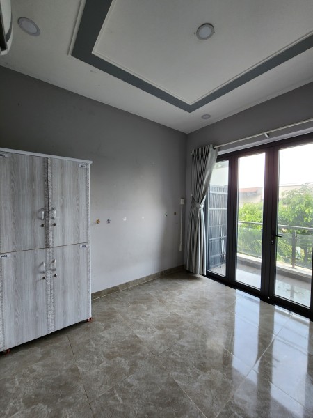 PHÒNG BANCOL SIÊU RỘNG, NHÌN RA SÔNG QUÁ CHILL, GIÁ QUÁ RẺ 3 CHẸO!