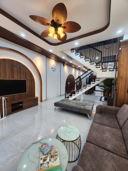 Nhà chính chủ mới đầy đủ nội thất TTTP.