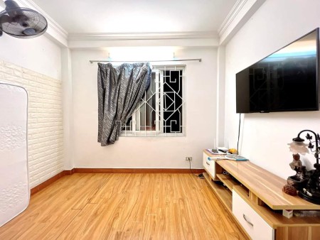 Chính chủ cho thuê nguyên căn mới Hoàng Hoa Thám, 4Tx18m , giá 7,8tr, full nội thất