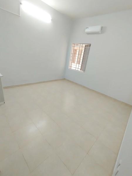 Phòng mới 25m2 có máy lạnh mới 100%. Đường Tạ Quang Bửu. Phường 4. Quận 8
