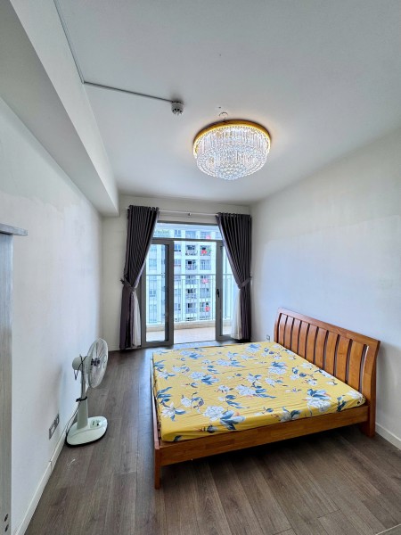 Share phòng full nội thất CHDV trong Cc Lux garden Nguyễn Văn Quỳ Q. 7.