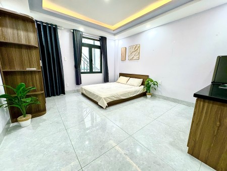 Giảm giá căn hộ dịch vụ full đồ ban công kế Cityland