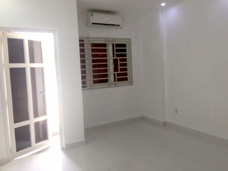 Tìm nữ ở ghép 1:1 Quận 4, 1tr75/người ,máy nóng lạnh, sạch sẽ