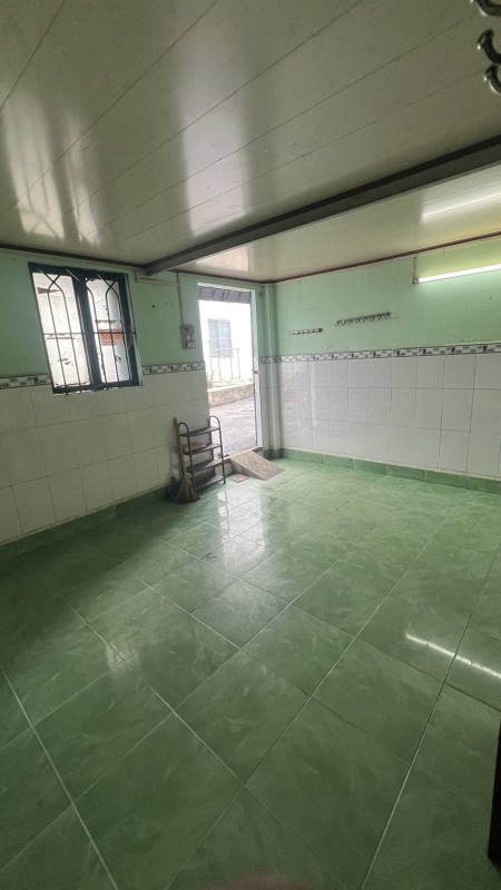 Cho thuê phòng 20m2 nguyên căn, phòng trống có 1 máy giặt, hẻm 566 Nguyễn Thái Sơn, p5, Gò Vấp