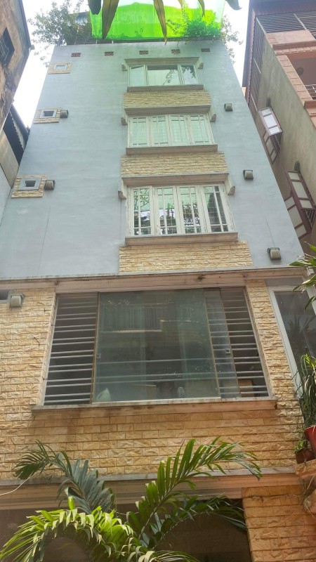 Cho thuê nhà riêng 2 mặt ngõ 89 Thái Hà, 5 tầng làm Văn phòng, bán hàng hoặc ở.