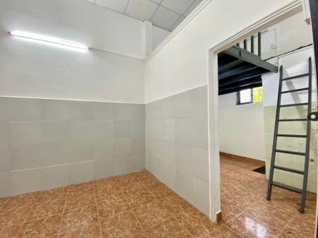 CHÍNH CHỦ Cho Thuê Phòng Trọ Có Gác - Rộng 40m2 - Cửa Sổ Thoáng -Cầu Rạch Ông - Trần Xuân Soạn - Q7