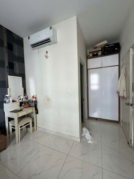 Chung cư 10A Trần Nhật Duật, Tân Định, Q1: 75m2, 2PN, nội thất 12tr
