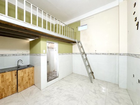 Phòng Trọ Giá Rẻ _ Sẳn máy lạnh, thang máy _ Ngay Đại Học Công Thương _ AEON Tân Phú