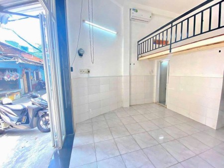 KIÔT KINH DOANH TỰ DO NGAY 763 TRƯỜNG CHINH GIÁ CHỈ 4TR5 SẴN MÁY LẠNH, CÓ GÁC KỆ BẾP CÓ THỂ NGỦ LẠI