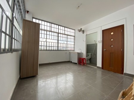 Phòng Tiện nghi có Cửa sổ thoáng - tại Nguyễn Thượng Hiền Bình Thạnh