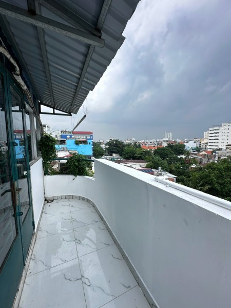 TRỐNG 1P STUDIO BAN CÔNG TÁCH BẾP GIÁ SINH VIÊN TẠI PHẠM VĂN BẠCH