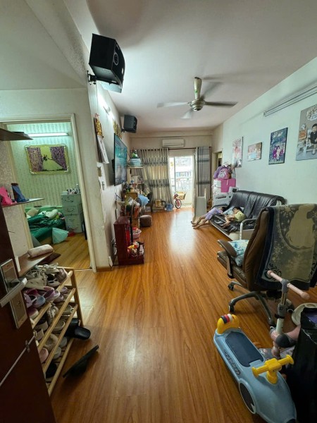 Chung cư D5, P25, Bình Thạnh: 2pn, 76m2, ban công 10tr/th