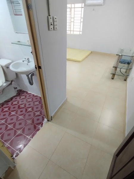Phòng mới có máy lạnh. Nội thất cơ bản. Đường Tạ Quang Bửu. Phường . Quận 8