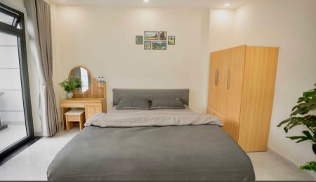 Cho thuê căn hộ đầy đủ nội thất có bếp