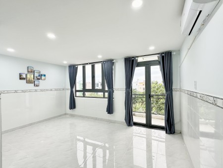 Phòng ban công KDC 13E, sau UEH, VHU, Bình Hưng, Bình Chánh