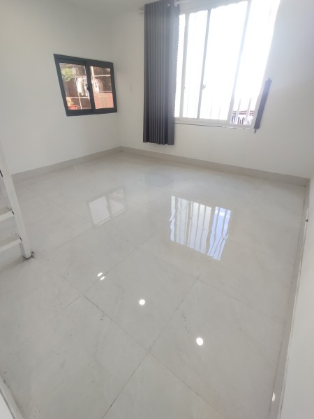 Phòng góc 50m2 full gác. Hẻm c13 đường Nguyễn Văn Linh
