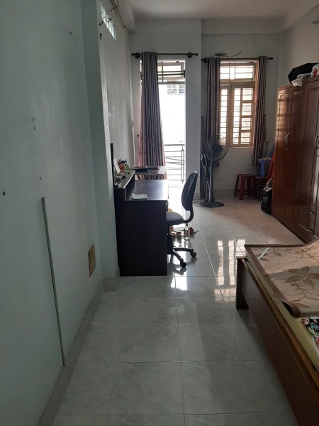 Cho nữ thuê ở ghép phòng ban công mặt tiền đường Trần Kế Xương