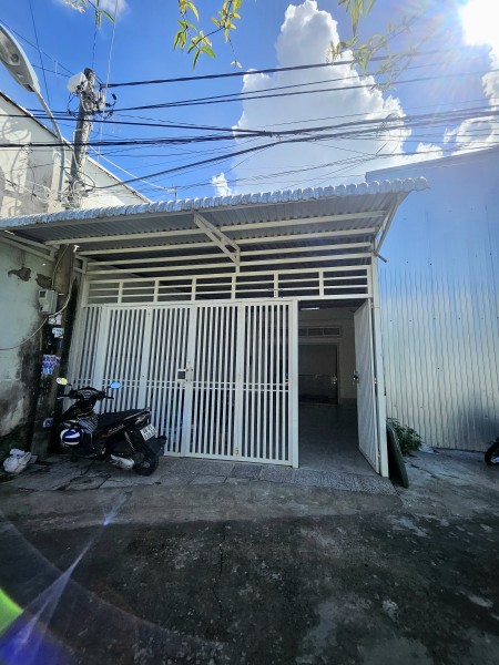 Cho thuê nguyên căn 5x40m, lộ ô tô