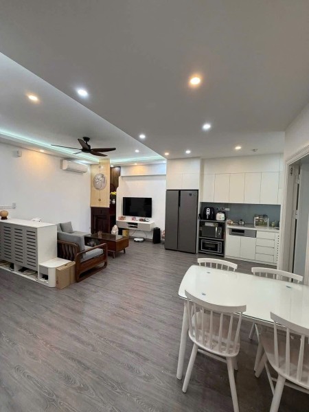 Chung cư Satra Eximland,Phan Đăng Lưu,Phú Nhuận:130m2,3p ngủ,2wc,NT, 23tr/th.