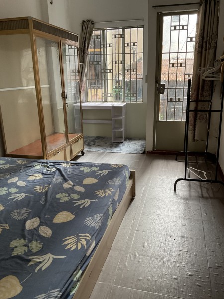Phòng trọ CMT8 Q3 - 3tr5/người, free wifi + nước, toilet riêng